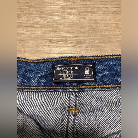 Abercrombie & Fitch High Rise Shorts (24) - Picture 3 of 5
